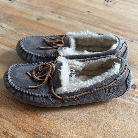 UGG Dakota Moccasin Slippers (Gray) - Picture 4 of 6